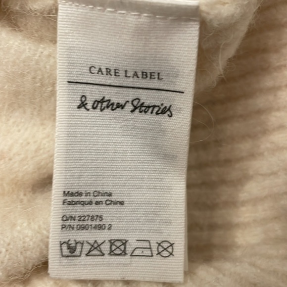 Stockholm Atelier & Other Stories Wool and Alpaca blend cream sweater - Picture 8 of 9
